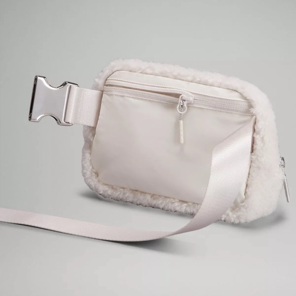 Lululemon Lunar New Year Rabbit Limited Edition belt bag - Picture 4 of 5